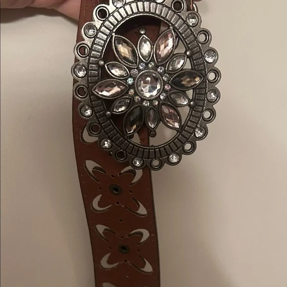 Brown Leather Western Belt with Rhinestone Floral Buckle – Boho Cowgirl Style - Picture 8 of 12